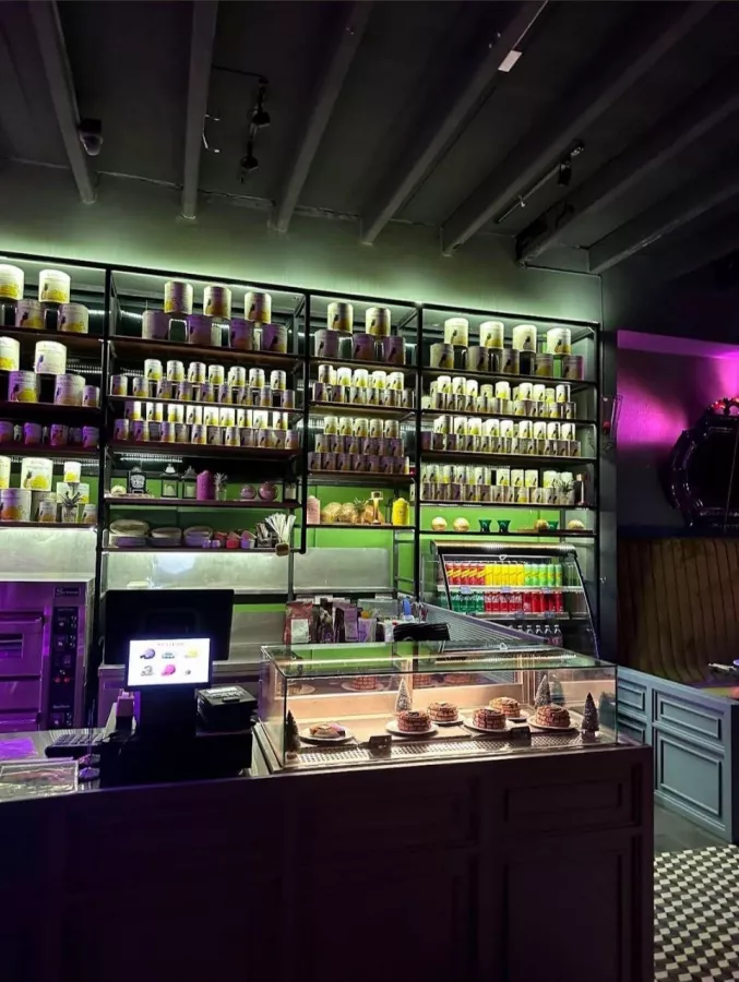 Караоке-Бар Tones в Пхукете: Дискотека, Караоке, Бар, Ресторан,