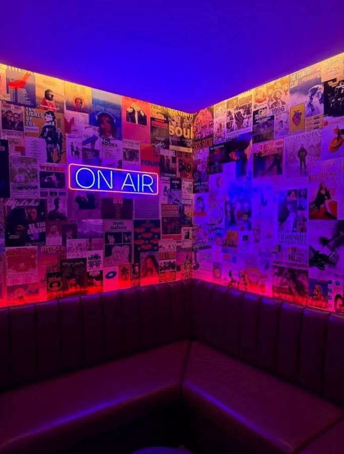 Караоке-Бар Tones в Пхукете: Дискотека, Караоке, Бар, Ресторан,