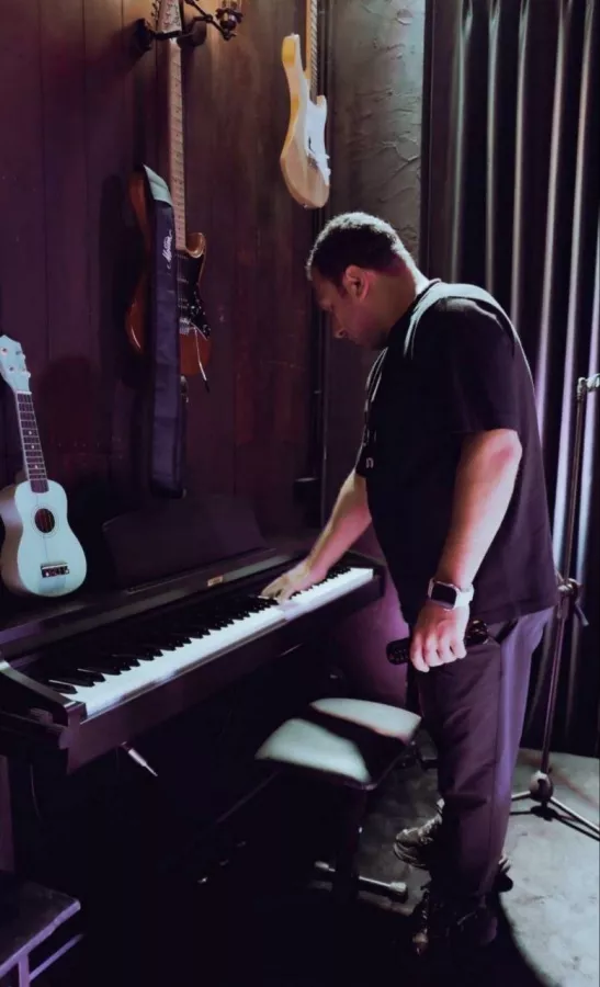 Караоке-Бар Decadence в Пхукете: Дискотека, Караоке, Бар, Музыкально,