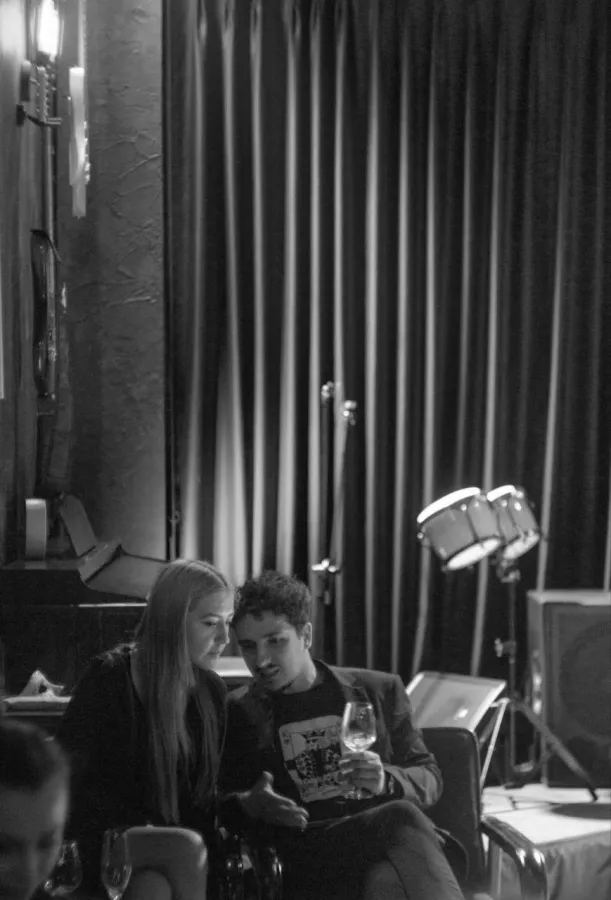 Караоке-Бар Decadence в Пхукете: Дискотека, Караоке, Бар, Музыкально,