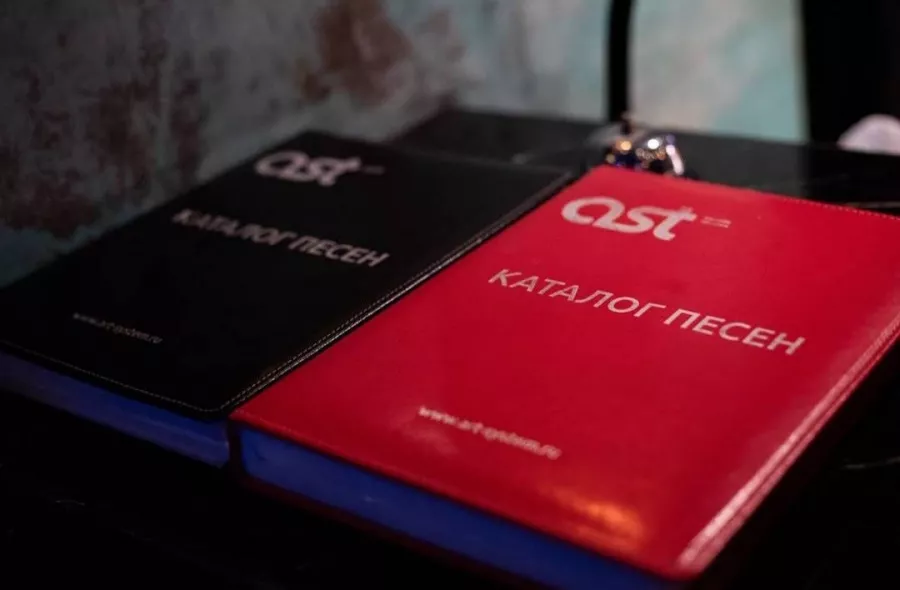 Караоке-Бар Decadence в Пхукете: Дискотека, Караоке, Бар, Музыкально,