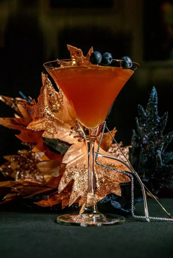 Караоке-Бар Decadence в Пхукете: Дискотека, Караоке, Бар, Музыкально,