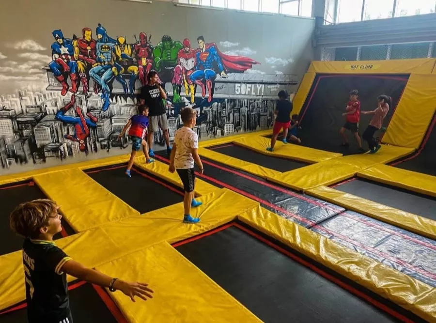 Батутный Клуб 50 Fly Trampoline Club Phuket в Пхукете: Гимнастика, Вечеринки, Отдых, Батут,