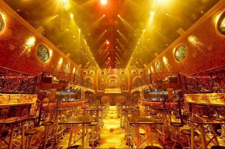 Ночной Клуб Armania в Пхукете: Дискотека, Музыкально, Вечеринки, Ночной клуб,