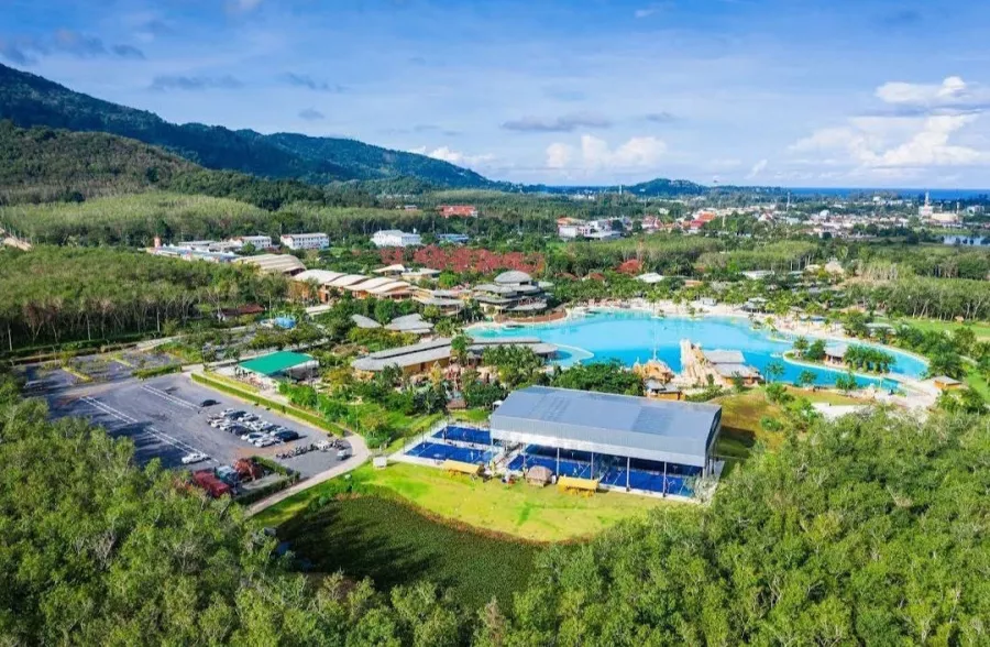 Спорт-Комплекс Padel Phuket Blue Tree в Пхукете: Падел, Бассейн, Бар, Ракетки, Padel, Rockets, Bar, Swimming Pool,