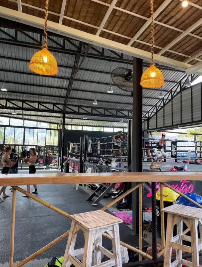 Спортзал Bangtao Muay Thai and MMA в Пхукете: Спортзал, Тренировки, Кафе, Магазин, Gym, Trainings , Cafe, Shop, Muay Thai, ММА, Фитнес, Fitness, Тайский бокс,