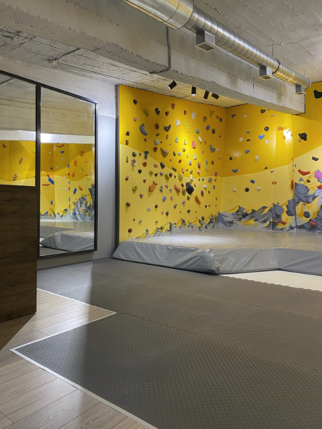 ​Детский скалодром "Траверс"