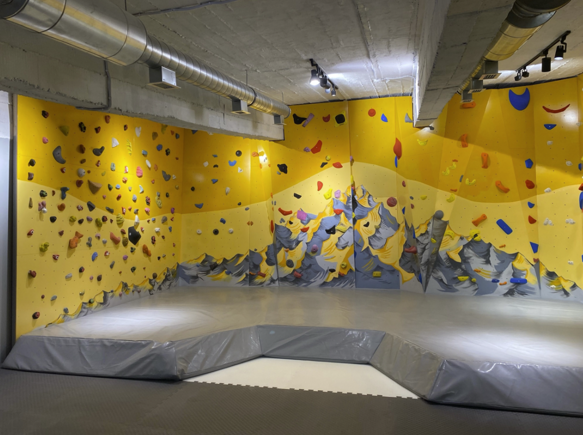 ​Детский скалодром "Траверс"