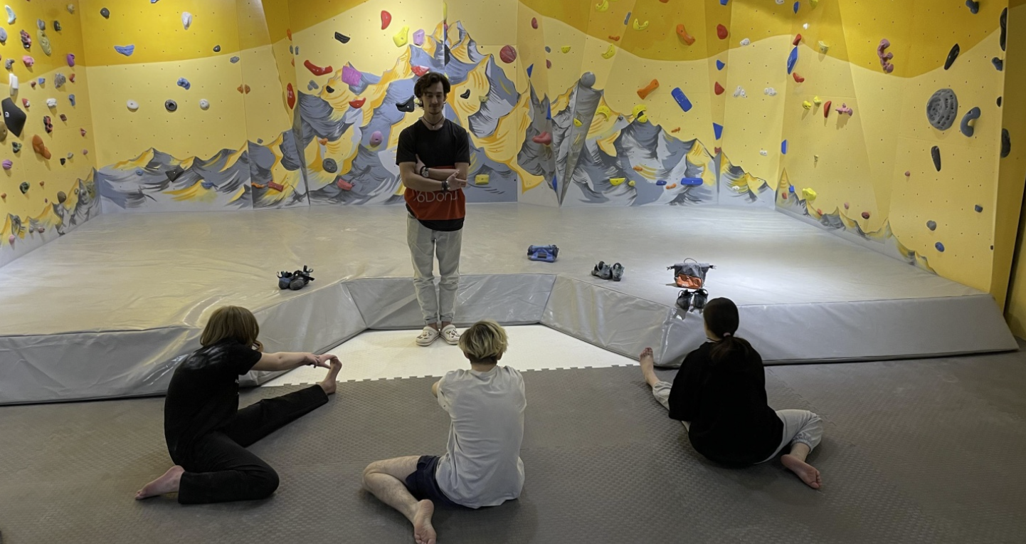 ​Детский скалодром "Траверс"