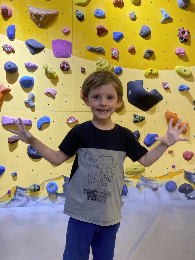 ​Детский скалодром "Траверс"