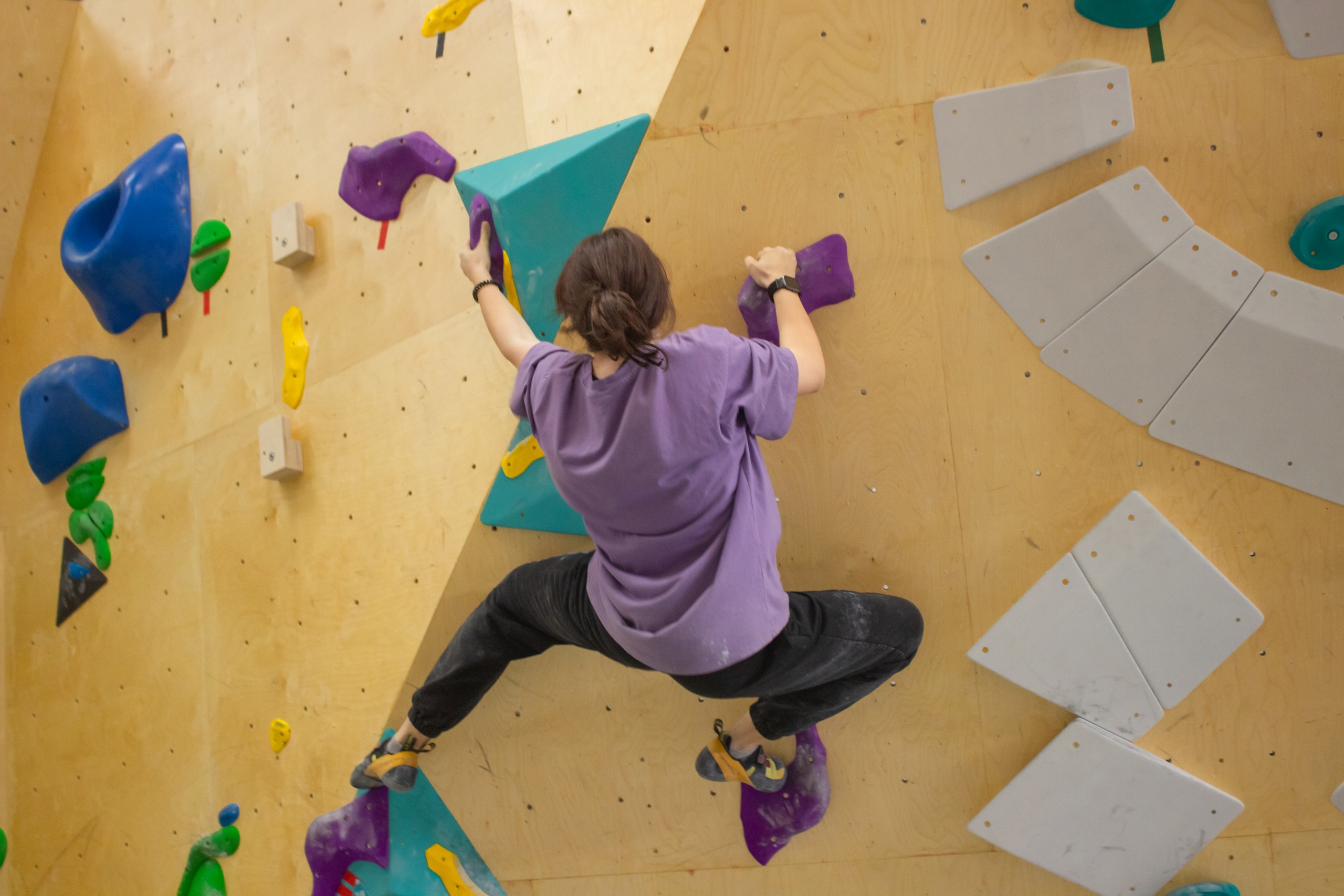 ​Скалодром "База"