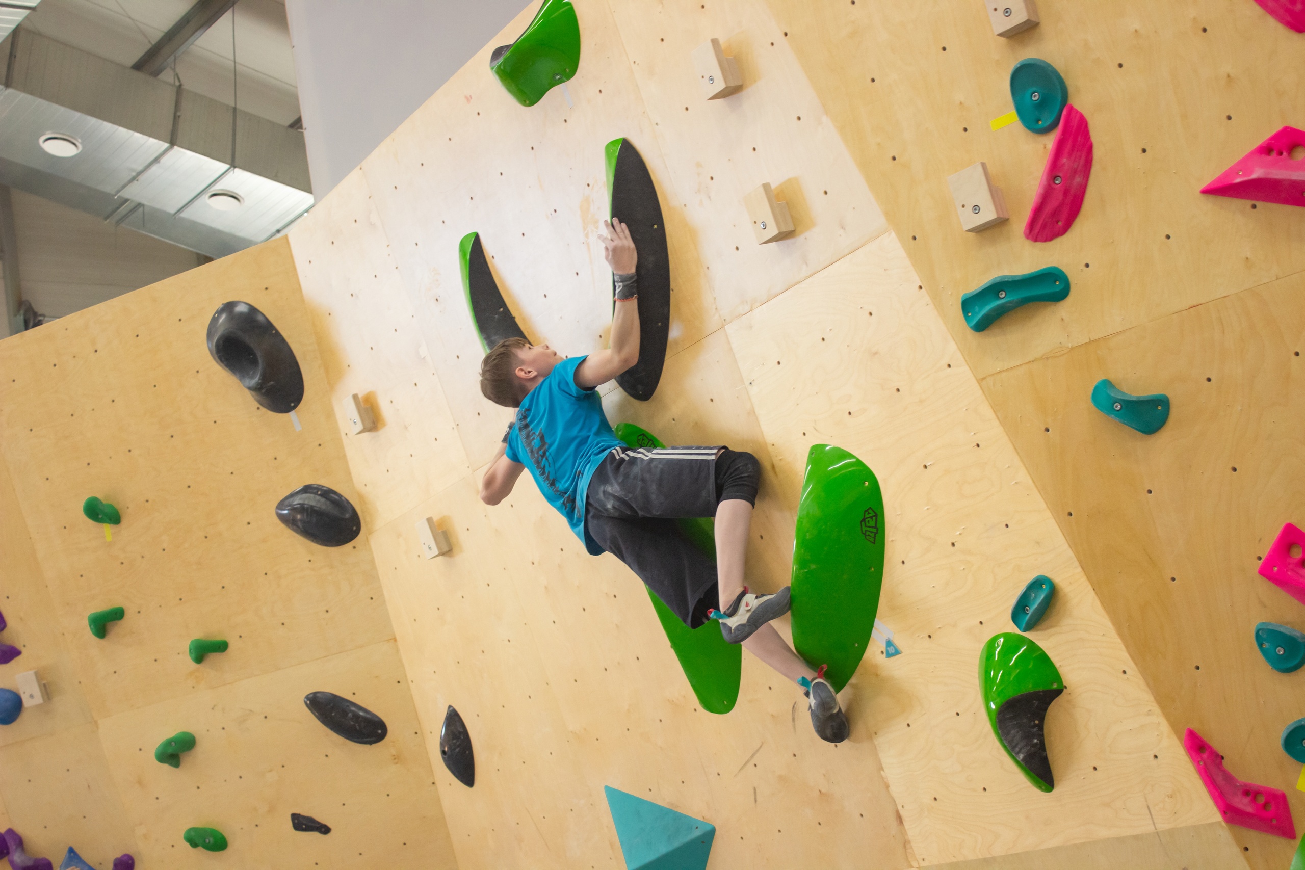 ​Скалодром "База"