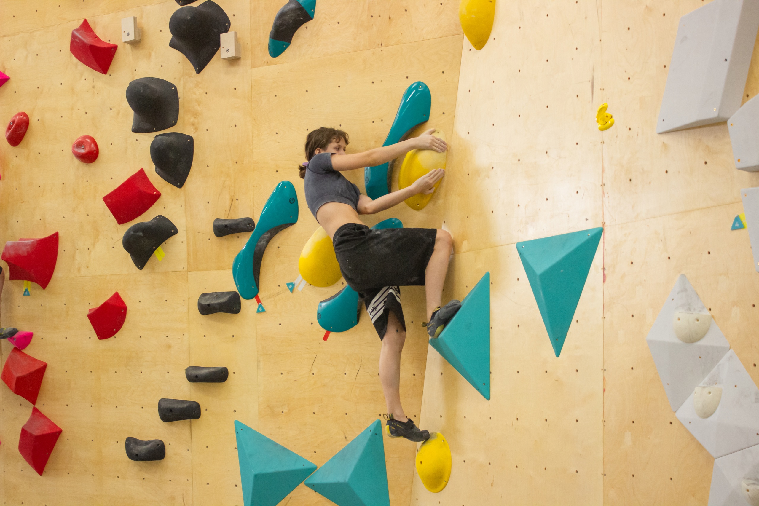 ​Скалодром "База"