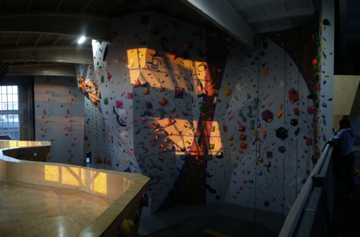 ​Скалодром "Омская школа скалолазания"