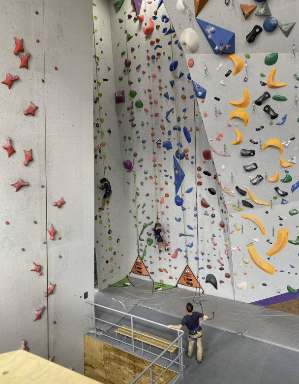 ​Скалодром "Омская школа скалолазания"