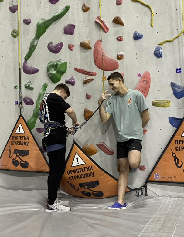 ​Скалодром "Омская школа скалолазания"