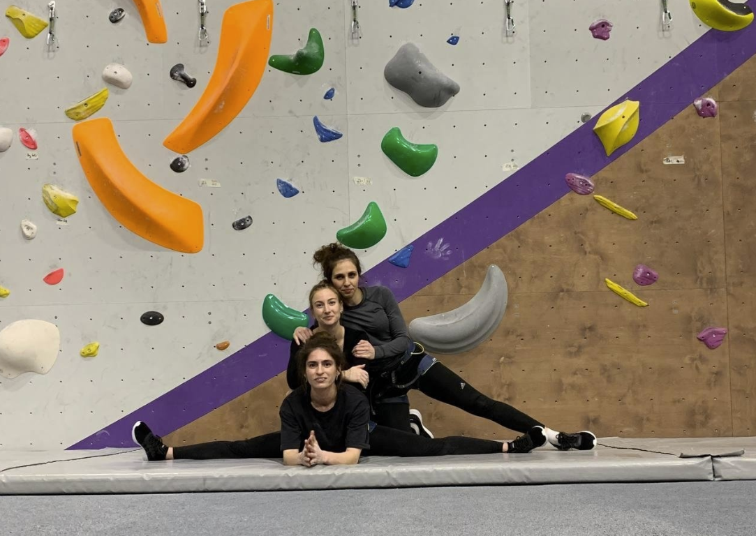 ​Скалодром "Омская школа скалолазания"