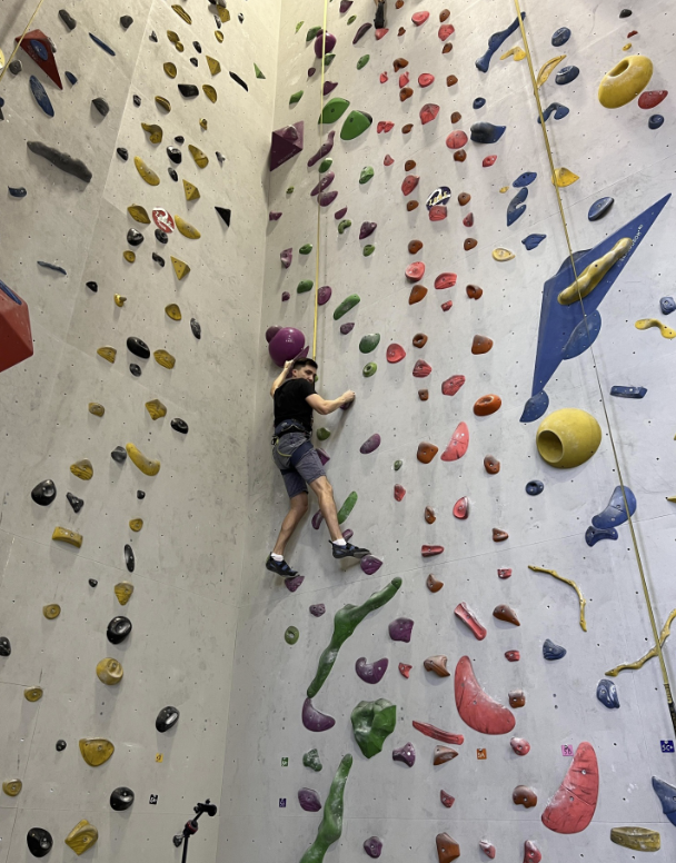 ​Скалодром "Омская школа скалолазания"