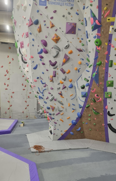 ​Скалодром "Омская школа скалолазания"