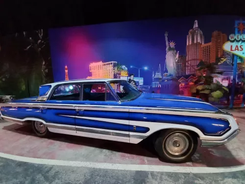 Интерактивный музей ретро-автомобилей Route 66 в Санкт-Петербурге