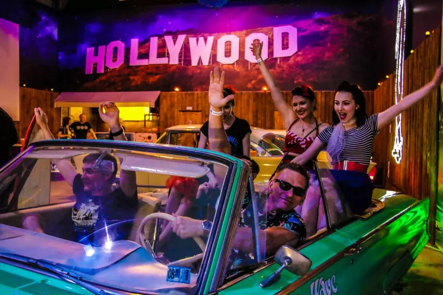 Интерактивный музей ретро-автомобилей Route 66 в Санкт-Петербурге: Ретро Автомобили, Музей Автомобилей, Автомобили из Кино, Музей Автотранспорта, Интересная Экскурсия, Route 66, Корпоратив до 100 чел, Экспозиция Авто,