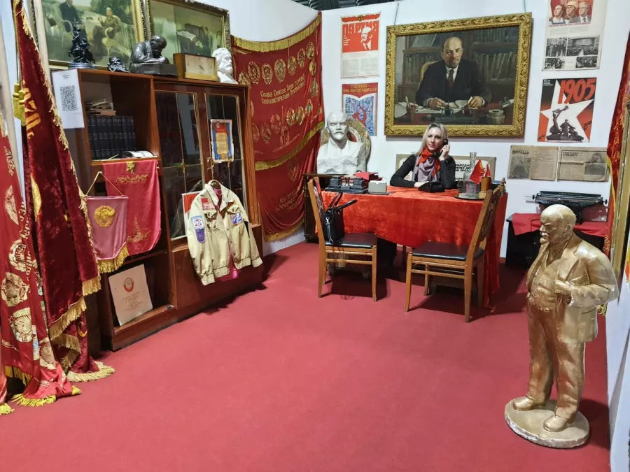 Галерея Времени - Выставка Ретротехники в Новосибирске: Выставка РетроТехники, Выставка РетроМебели, Предметы Старины, Музей Ретро, Галерея Времени, АвиаСимулятор, Авиа Тренажёр, VR-Шоу, Тир,