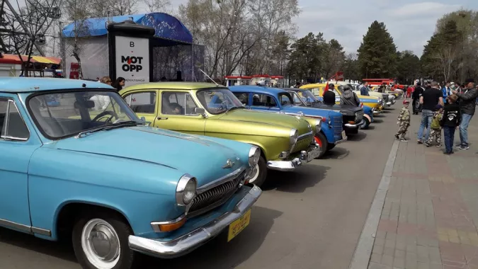 Хабаровский клуб «Авторетро-100»