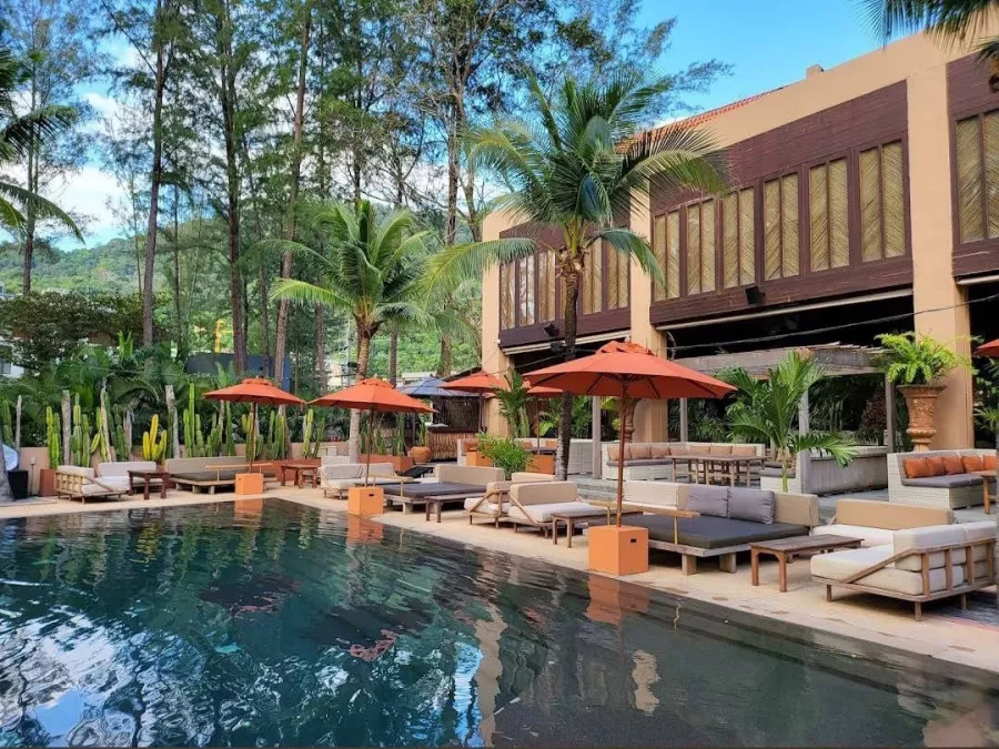 Пляжный Клуб Cafe del Mar Phuket в Пхукете: Пляж, Бассей , Ресторан, Бар, Beach, Swimming Pool, Bar, Restaurant ,
