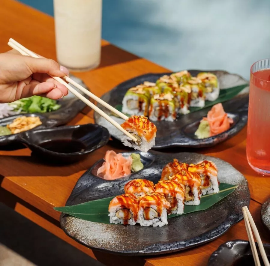 Пляжный Клуб Cafe del Mar Phuket в Пхукете: Пляж, Бассей , Ресторан, Бар, Beach, Swimming Pool, Bar, Restaurant ,