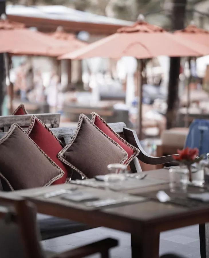 Пляжный Клуб Cafe del Mar Phuket в Пхукете: Пляж, Бассей , Ресторан, Бар, Beach, Swimming Pool, Bar, Restaurant ,