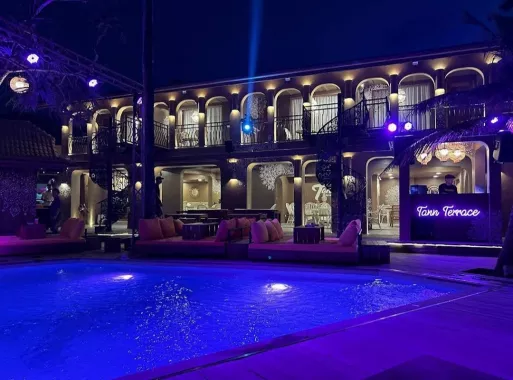 Пляжный Клуб «Tann Terrace»