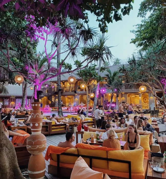 Пляжный Клуб Tann Terrace в Пхукете: Отдых, Пляж, Бар, Бассейн, Ресторан, 