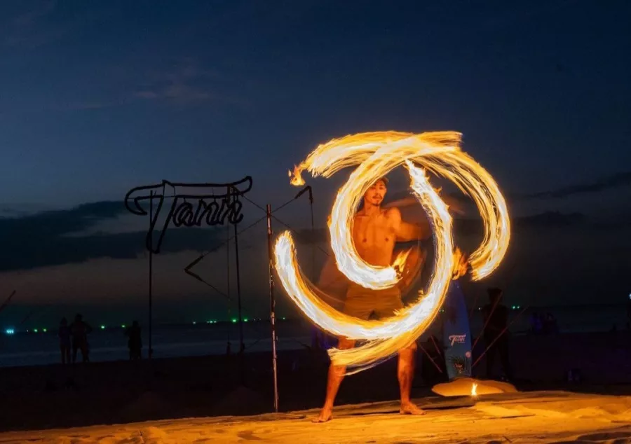 Пляжный Клуб Tann Terrace в Пхукете: Отдых, Пляж, Бар, Бассейн, Ресторан,