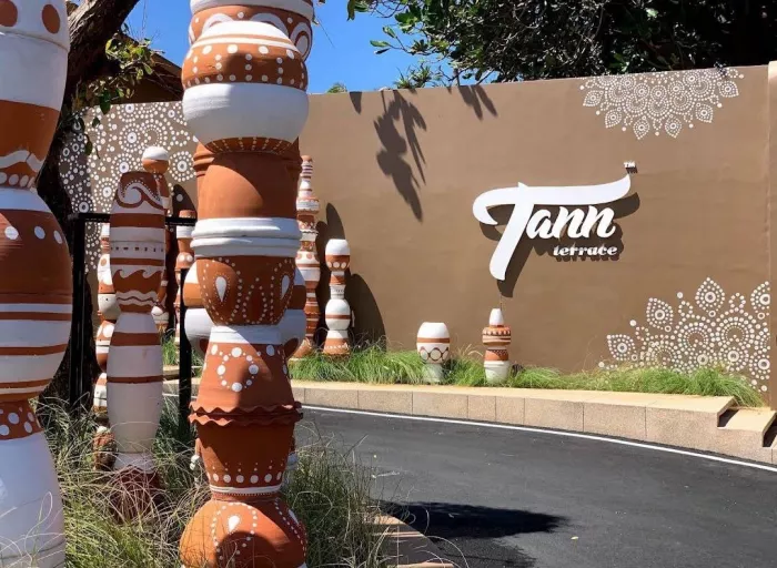 Пляжный Клуб Tann Terrace в Пхукете: Отдых, Пляж, Бар, Бассейн, Ресторан, 