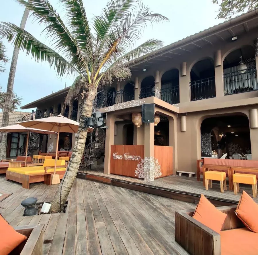 Пляжный Клуб Tann Terrace в Пхукете: Отдых, Пляж, Бар, Бассейн, Ресторан,