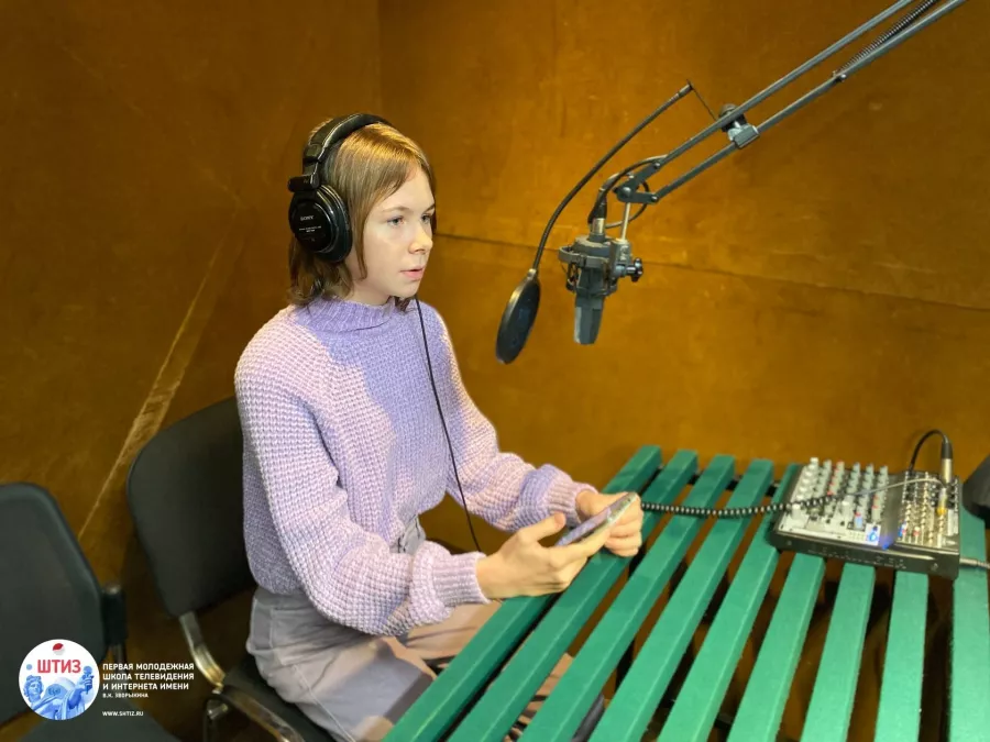 Киношкола Школа Телевидения и Интернета имени В. К. Зворыкина в Москве: Киношкола, Актёрское мастерство, Сценическая роль, Сценические движения, Сценический бой, Творчество, Телевиденье, Ораторское искусство, Кино, Курсы, Актёры России, Актёры дубляжа,