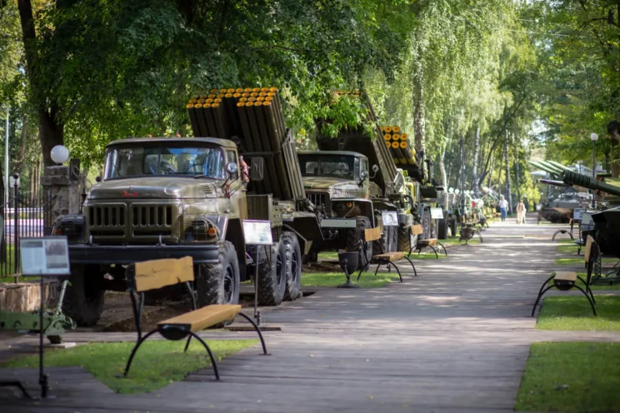 Музей Техники Вадима Задорожного в Москве: Музей РетроАвтомобилей, Музей Автомобилей, Музей Авиации, Музей Танков, Музей Техники, Выставка Ретро Автомобилей, Сделано в СССР, Назад в СССР, Музей Задорожного, Военный Музей, Ретро Мото, Выставка Мотоциклов, Экскурсия для Семьи,
