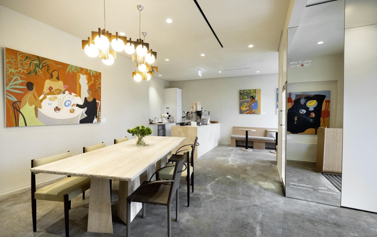 Книжный магазин "Masters Bookstore"