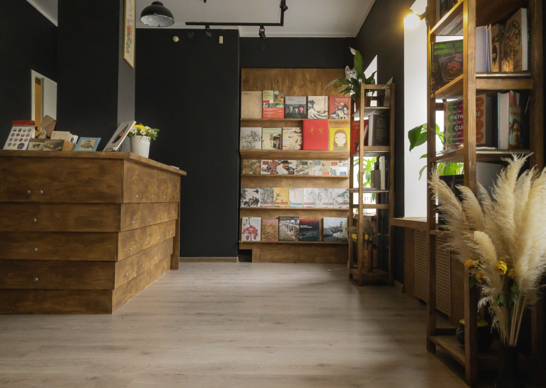 ​Книжный магазин "Желтый двор"