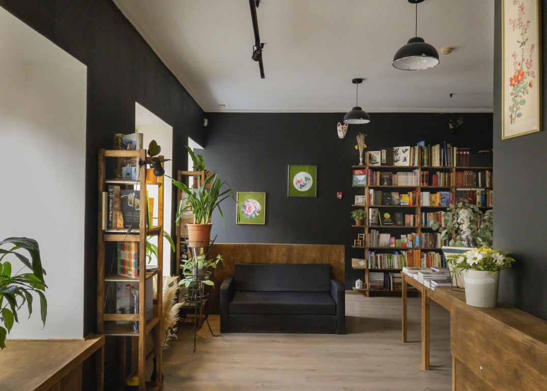 ​Книжный магазин "Желтый двор"