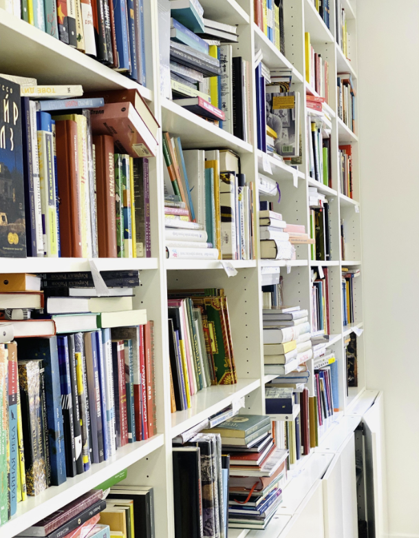 ​Книжный магазин и кофейня "Перед прочтением сжечь"