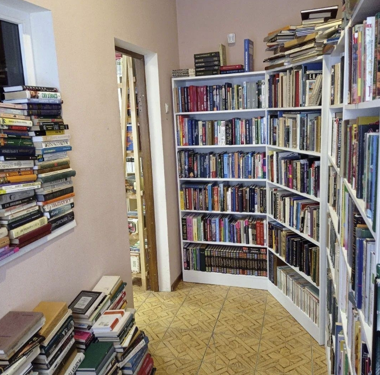 ​Книжный магазин "Фактотум"