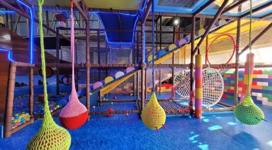 Игровая Площадка Adventure Village Phuket в Пхукете: Kids Room, Kids Activities , Zipline, Trampoline, Зиплайн, Детские Развлечения , Батуты, Детская комната,