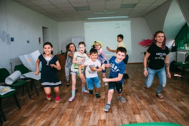 Киношкола Виртуозы в Томске: Киношкола, Актёрское мастерство, Сценическая роль, Сценические движения, Сценический бой, Творчество, Телевиденье, Кино, Курсы, Детская школа, Кинематограф, Драматургия ,