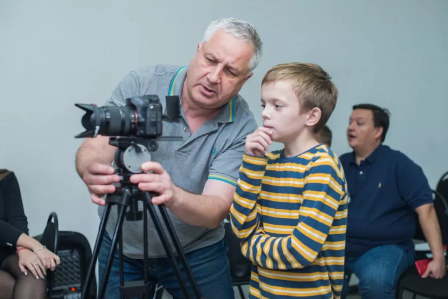 Киношкола Медиацентр Арт TV в Ижевске: Киношкола, Сценическая речь, Сценические движения, Сценический бой, Кинопроизводство, Актёрское мастерство, Сценарист, Продюсер, Режиссура, Творчество, Телевиденье , Ораторское искусство ,