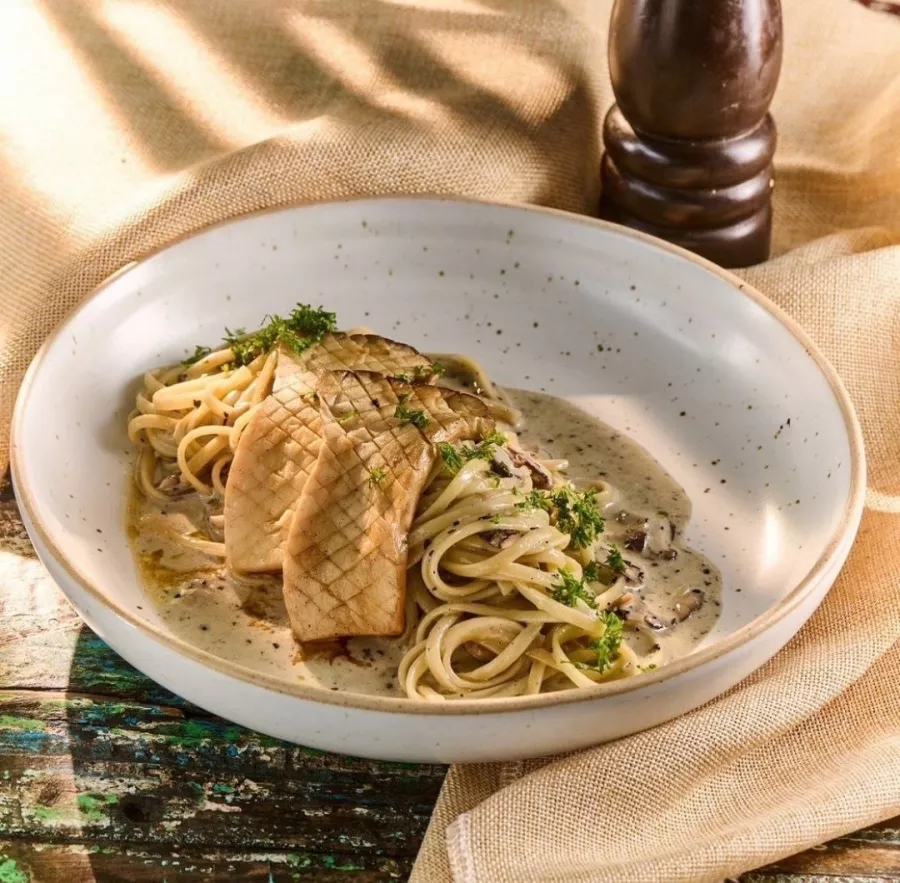 Ресторан The Distillery Phuket в Пхукете: Restaurant, Bar, Thai Cuisine, Ресторан, Бар, Тайская Кухня,