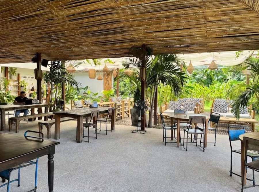 Ресторан The Distillery Phuket в Пхукете: Restaurant, Bar, Thai Cuisine, Ресторан, Бар, Тайская Кухня,