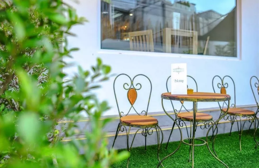 Ресторан Cafe De Paris в Пхукете: Restaurant, Cafe, French Cuisine, Ресторан, Кафе, Французская Кухня,
