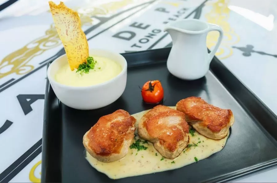 Ресторан Cafe De Paris в Пхукете: Restaurant, Cafe, French Cuisine, Ресторан, Кафе, Французская Кухня,
