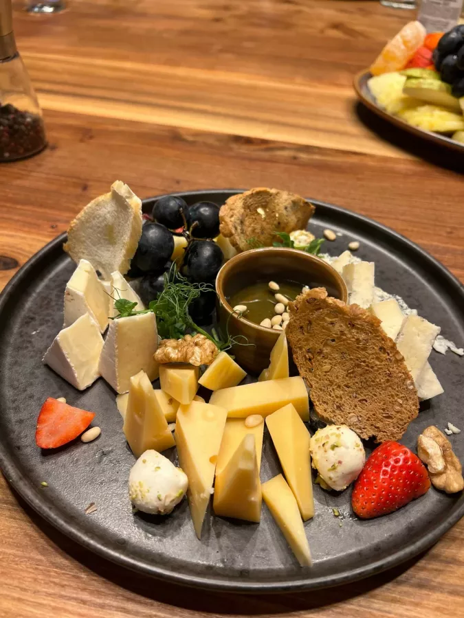 Ресторан Маяк в Архангельске: Еда, Маяк, Смотровая площадка, Вкусно, Банкетный зал, Wi-Fi, Грузинская кухня, Восточная кухня, Европейская кухня, Азиатская кухня, Для влюбленных,